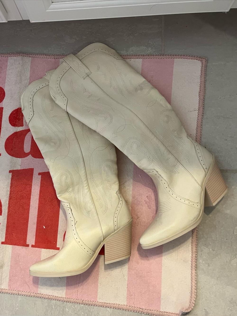 NWT Cream Tall Western Boot with Block Heel - Picture 3 of 8